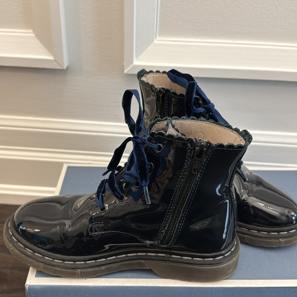 Girl patent leather boots size 31 Euro, like new!!! Comes with box!! - Picture 5 of 9